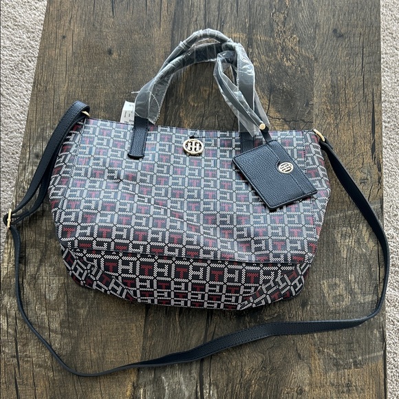 Tommy Hilfiger Women's Geometric Black and Red Shoulder Bag - Picture 14 of 15